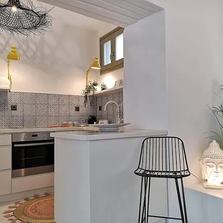 Pied-a-terre Naousa, Paros アパート ナウサ