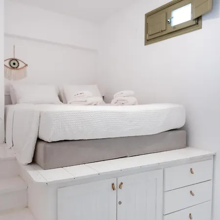 公寓 Pied-a-terre Naousa, Paros *
